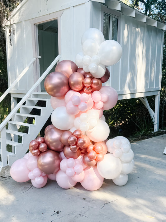 Freestanding Lush Garland (Drop & Go Delivery)